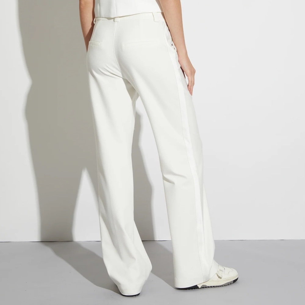 Saint Art NY 3 PIECE WHITE TUXEDO
M - Picture 7 of 14